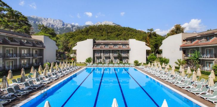 Apsistokite KIMEROS PARK HOLIDAY VILLAGE viešbutyje už gerą kainą. 