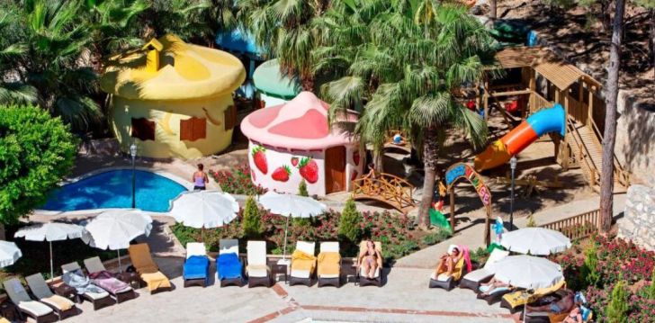 Apsistokite MIAROSA INCEKUM BEACH viešbutyje už gerą kainą.