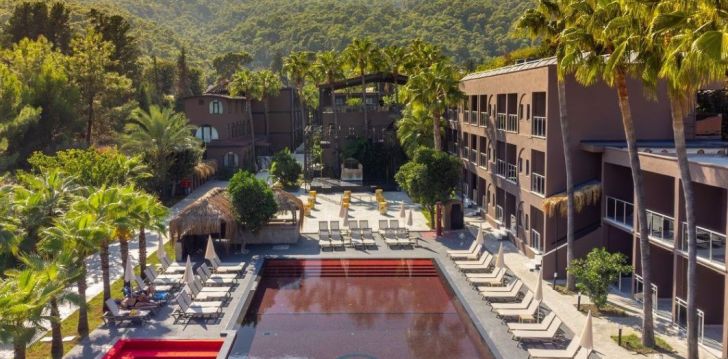 Apsistokite HOTEL GOLDEN SUN viešbutyje už gerą kainą.