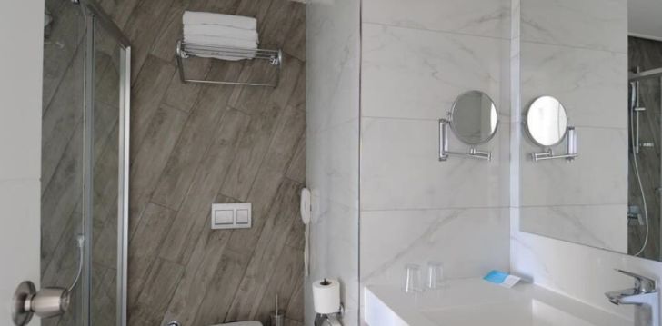 Apsistokite LONICERA WEST HOTEL viešbutyje už gerą kainą. 