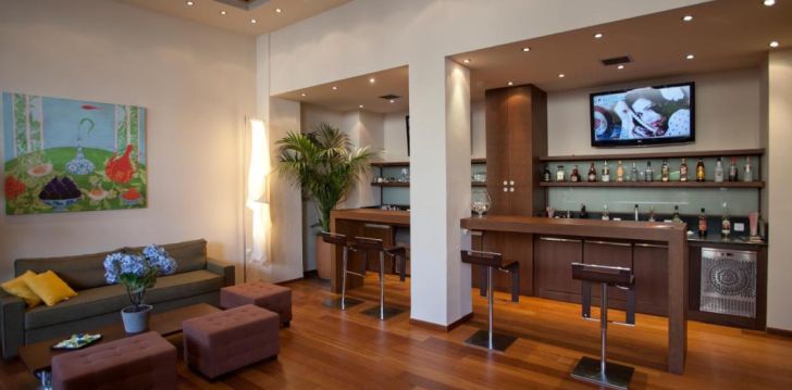 ATHENS CENTER SQUARE HOTEL - klientų vertinamas, kaip geras kainos ir kokybės santykis. 