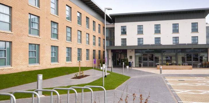 Apsistokite PREMIER INN NEWBRIDGE - EDINBURGH APT viešbutyje už gerą kainą. 