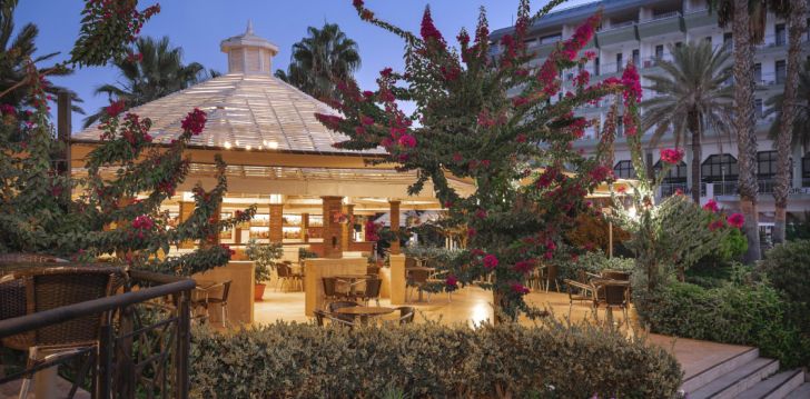 Apsistokite ADORA HOTEL & RESORT viešbutyje už gerą kainą. 