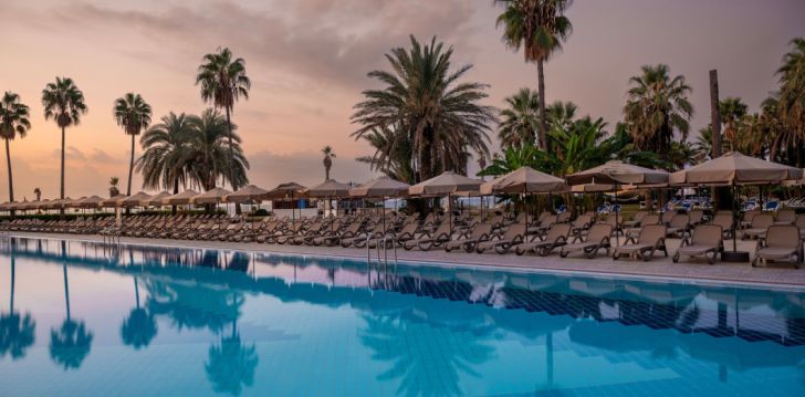 Atostogos Turkija – apsistokite viešbutyje ADORA HOTEL & RESORT