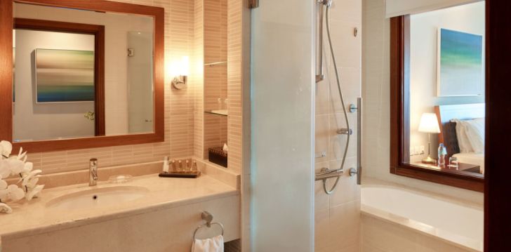 Patogus viešbutis jūsų kelionei – 5* RADISSON BLU FUJAIRAH RESORT