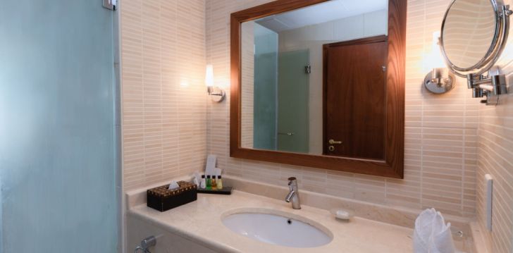 Tavęs laukia poilsis JAE įsikūrusiame RADISSON BLU FUJAIRAH RESORT