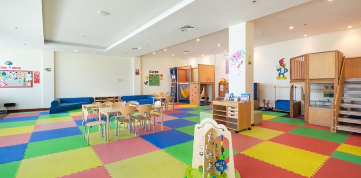 Tavęs laukia poilsis JAE įsikūrusiame RADISSON BLU FUJAIRAH RESORT