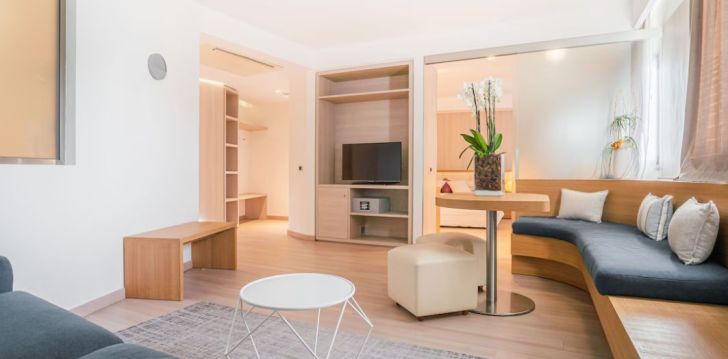 Viešbutis MERCURE OLBIA įsikūręs Italija. 