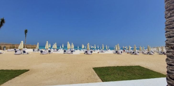 Tavo atostogos prasideda viešbutyje AZUR ONE ELEVEN HOTEL