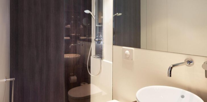 Viešbutis CROWNE PLAZA ZURICH įsikūręs Šveicarija. 