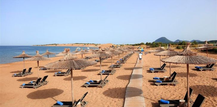 Planuoji kelionę į Graikija? apsistokite 4 viešbutyje SANDY BEACH RESORT.
