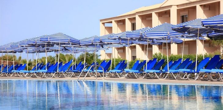 Viešbutis SANDY BEACH RESORT įsikūręs Graikija.