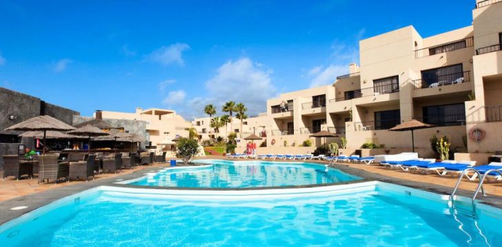 Apsistokite BLUE SEA COSTA TEGUISE GARDENS viešbutyje už gerą kainą. 