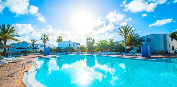 Apsistokite PARADISE ISLAND viešbutyje už gerą kainą.