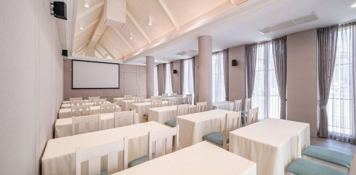 MANHATTAN PATTAYA HOTEL - klientų vertinamas, kaip geras kainos ir kokybės santykis.