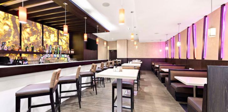 Apsistokite BEST WESTERN PLUS TORONTO NORTH YORK HOTEL & SUITES viešbutyje už gerą kainą.