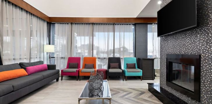 BEST WESTERN PLUS TORONTO NORTH YORK HOTEL & SUITES - klientų vertinamas, kaip geras kainos ir kokybės santykis.