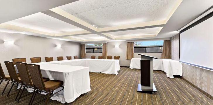 Viešbutis BEST WESTERN PLUS TORONTO NORTH YORK HOTEL & SUITES įsikūręs Kanada.