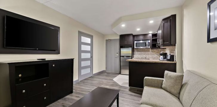 Viešbutis BEST WESTERN PLUS TORONTO NORTH YORK HOTEL & SUITES įsikūręs Kanada. 