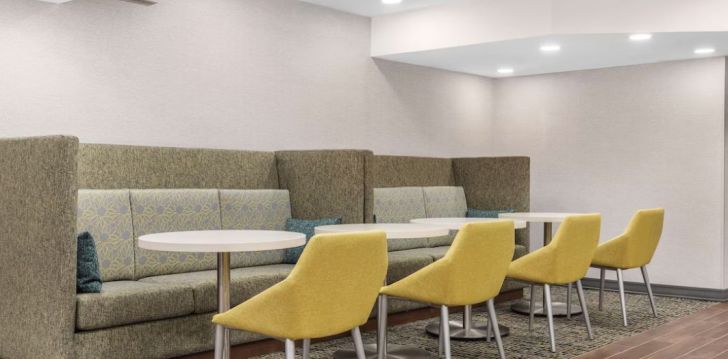 HAMPTON INN SUITES TORONTO DOWNTOWN ONTARIO CANADA - klientų vertinamas, kaip geras kainos ir kokybės santykis. 