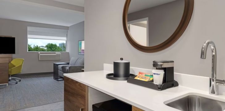 Nepraleisk progos pailsėti už gerą kainą - viešbutyje HAMPTON INN SUITES TORONTO DOWNTOWN ONTARIO CANADA