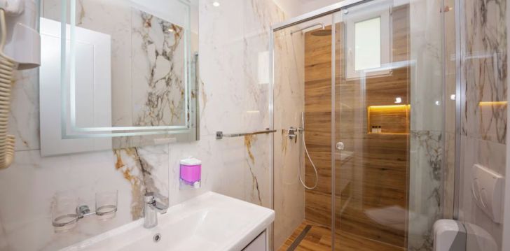 Atostogos Albanija – apsistokite viešbutyje HOTEL VILA MISIRI