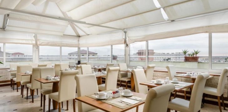 Viešbutis EXE DOMUS AUREA įsikūręs Italija.