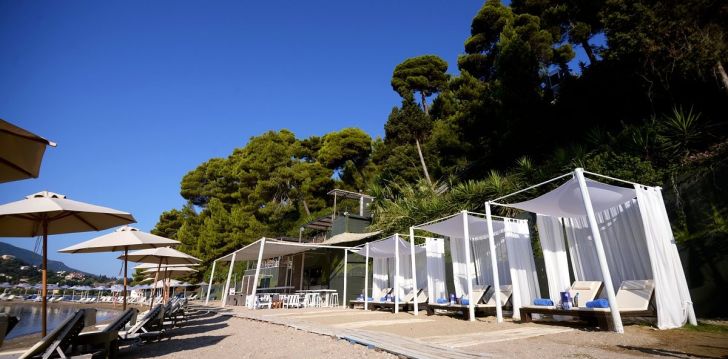apsistokite CORFU HOLIDAY PALACE viešbutyje už gerą kainą.