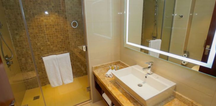 Tavęs laukia poilsis Kataras įsikūrusiame THE GRAND LUX HOTEL