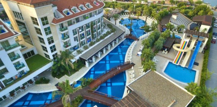 Apsistokite SUNIS EVREN BEACH RESORT HOTEL & SPA viešbutyje už gerą kainą. 