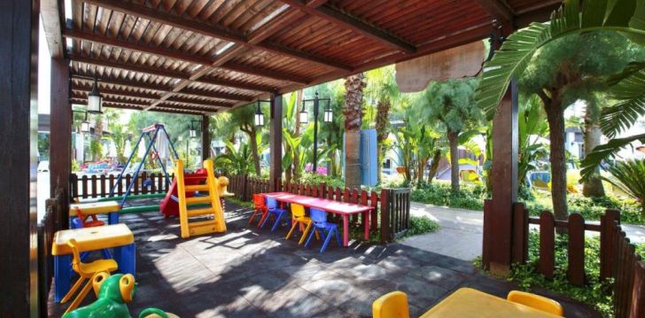 Viešbutis SUNIS EVREN BEACH RESORT HOTEL & SPA įsikūręs Turkija.