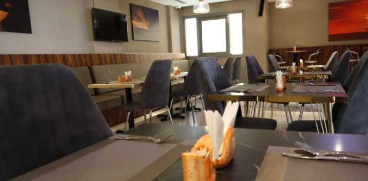 Apsistokite AL ASEEL HOTEL viešbutyje už gerą kainą.