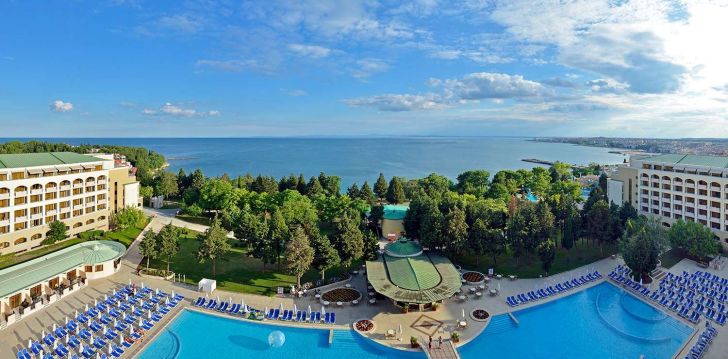 Apsistokite SOL NESSEBAR PALACE viešbutyje už gerą kainą. 