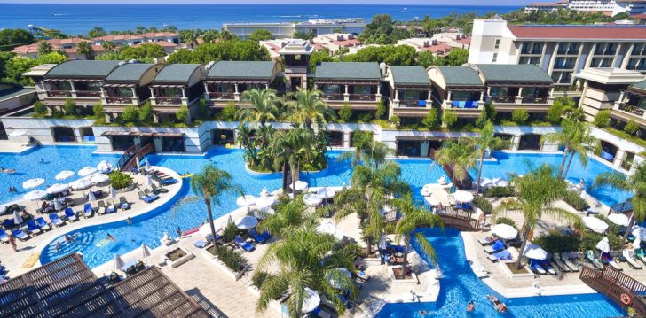 Atostogos Turkija – apsistokite viešbutyje SUNIS KUMKOY BEACH RESORT HOTEL & SPA