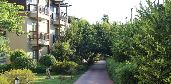 Viešbutis SUNIS KUMKOY BEACH RESORT HOTEL & SPA įsikūręs Turkija.