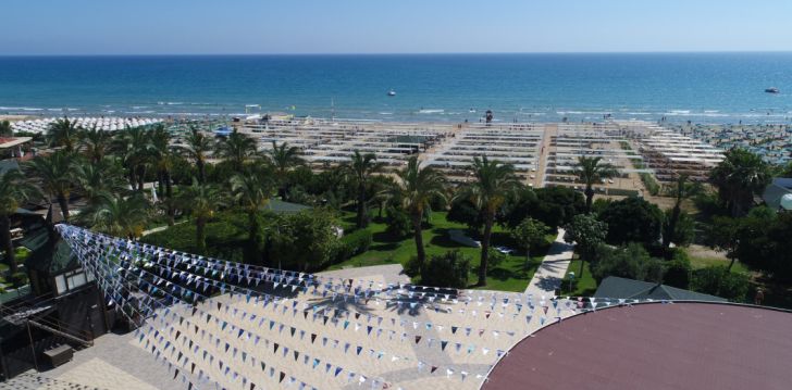 Viešbutis SUNIS KUMKOY BEACH RESORT HOTEL & SPA įsikūręs Turkija.