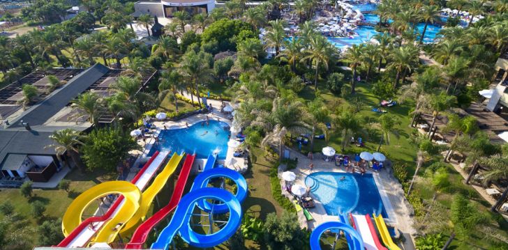 Apsistokite SUNIS KUMKOY BEACH RESORT HOTEL & SPA viešbutyje už gerą kainą.