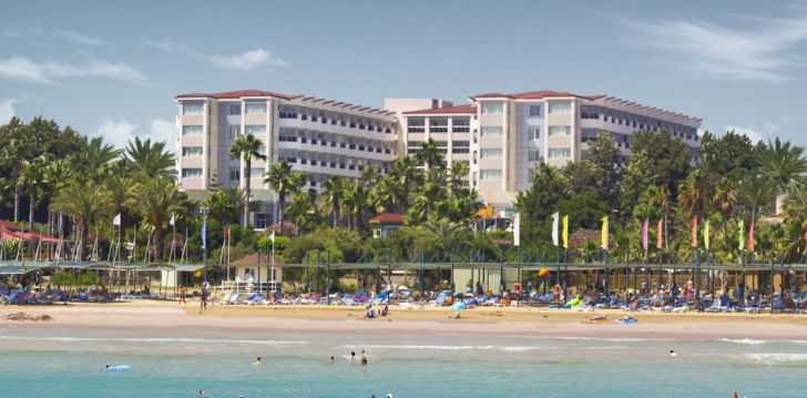 Apsistokite TERRACE BEACH RESORT HOTEL viešbutyje už gerą kainą. 