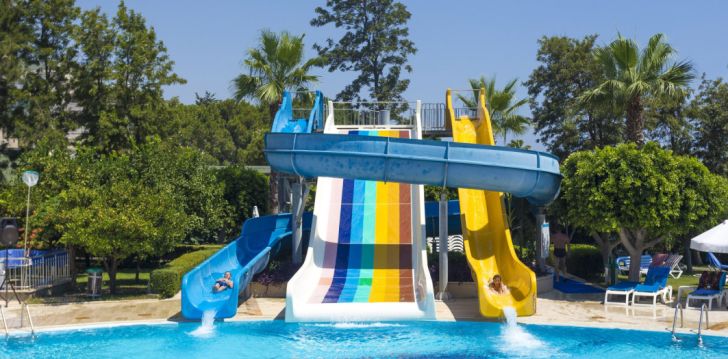 Apsistokite TERRACE BEACH RESORT HOTEL viešbutyje už gerą kainą. 