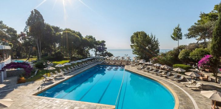 Apsistokite CORFU HOLIDAY PALACE viešbutyje už gerą kainą. 