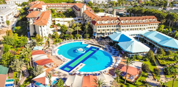 Apsistokite QUEENS PARK LE JARDIN RESORT viešbutyje už gerą kainą.