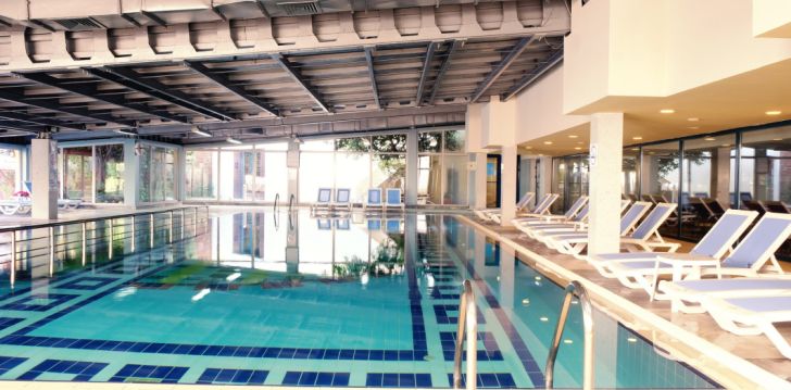 Apsistokite QUEENS PARK LE JARDIN RESORT viešbutyje už gerą kainą. 