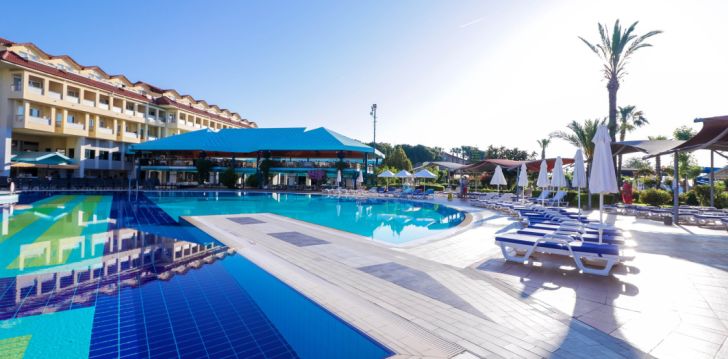 Tavo atostogos prasideda viešbutyje QUEENS PARK LE JARDIN RESORT