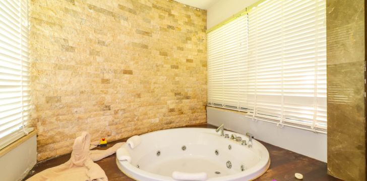 Geras kainos ir kokybės santykis atostogoms - viešbutis QUEENS PARK LE JARDIN RESORT