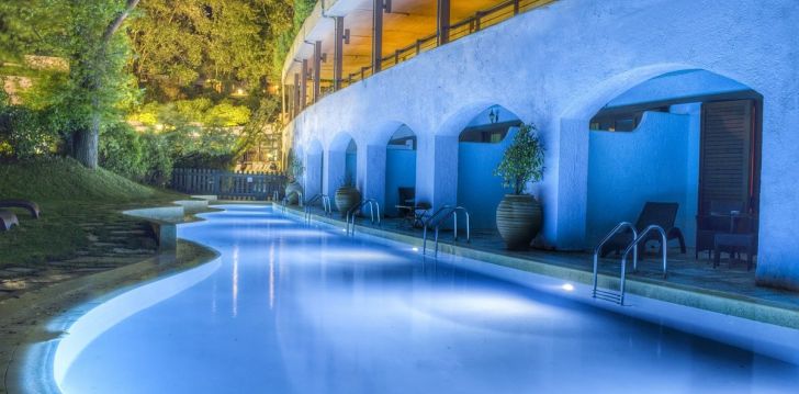 rinkitės viešbutį CORFU HOLIDAY PALACE kelionei į Graikija