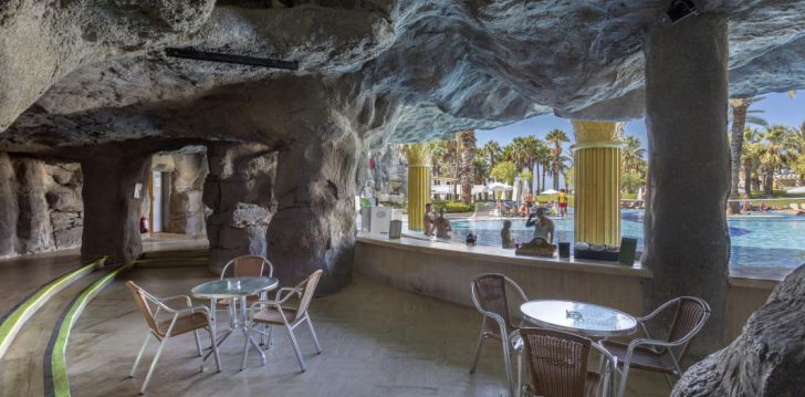 MONACHUS FAMILY RESORT SORGUN (ex. SEVEN SEAS HOTEL BLUE) - klientų vertinamas, kaip geras kainos ir kokybės santykis. 