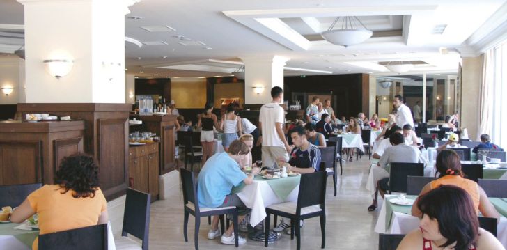 Viešbutis MEDER RESORT HOTEL įsikūręs Turkija. 