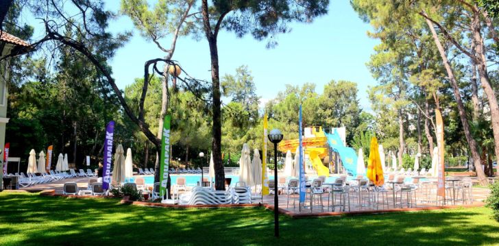 Apsistokite MEDER RESORT HOTEL viešbutyje už gerą kainą. 