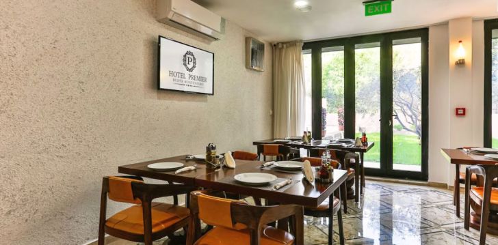 Viešbutis HOTEL PREMIER įsikūręs Juodkalnija. 