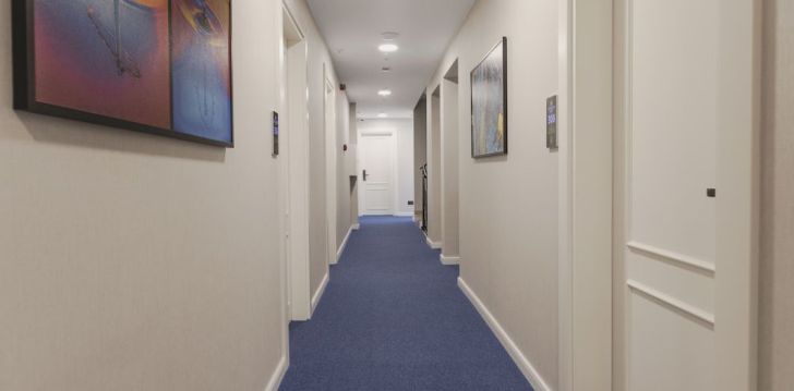 Rinkitės viešbutį HOTEL MOMENTUM BY AYCON kelionei į Juodkalnija